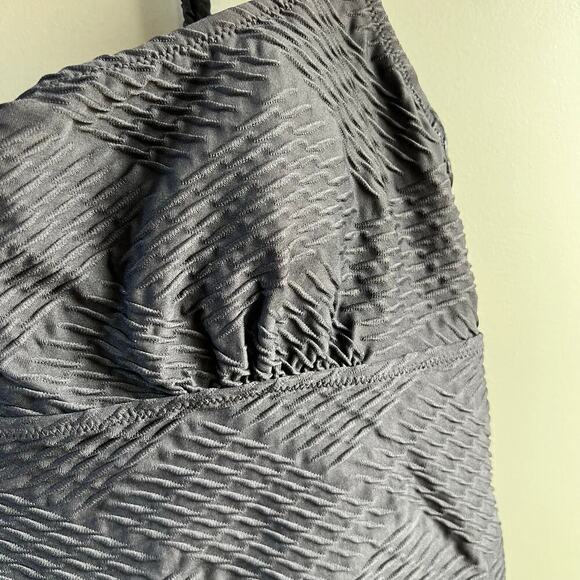 Lands End Swim Tankini Top Black Textured Bra Halter Top Size 14 - Picture 2 of 6